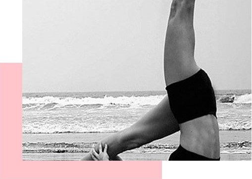 photo d'une femme faisant du yoga